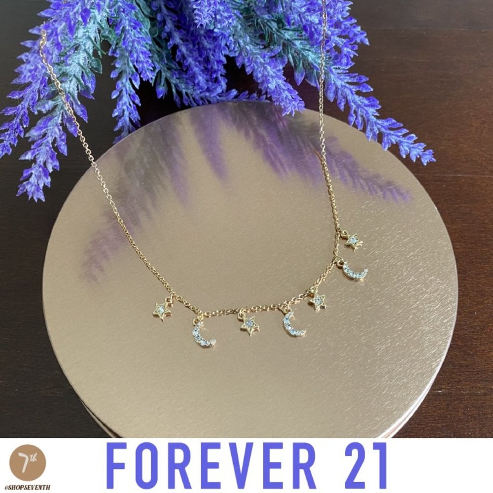 NWOT Forever 21 Moon & Stars Charm Necklace Boho Witchy Sparkly Astrology Choker